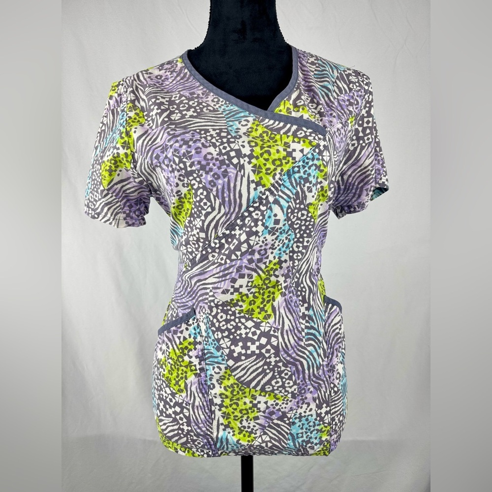 ScrubStar Leopard Print 2 Pocket Scrub Top